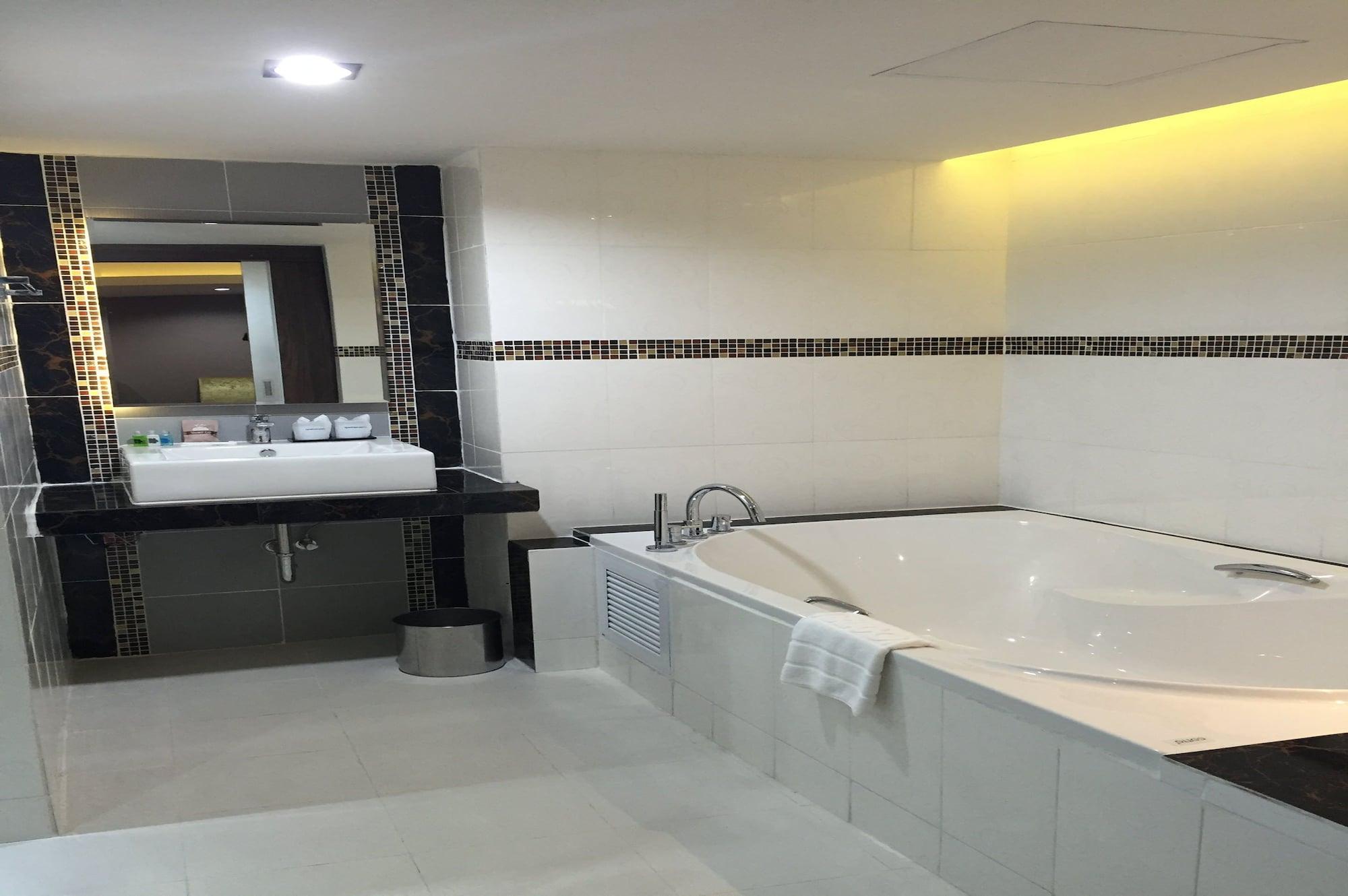 האט יאי Grand Pink Hotel Hatyai מראה חיצוני תמונה