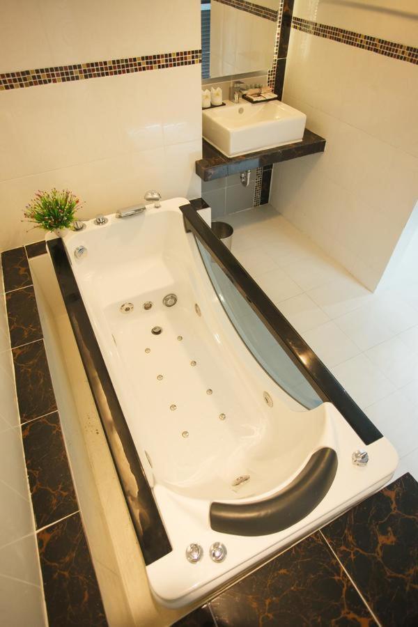 האט יאי Grand Pink Hotel Hatyai מראה חיצוני תמונה